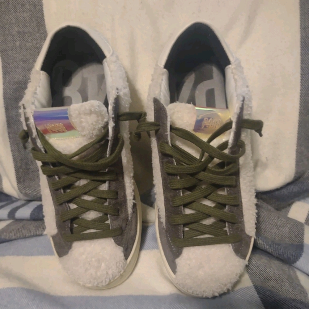 P448 White and Green Textured Sneakers